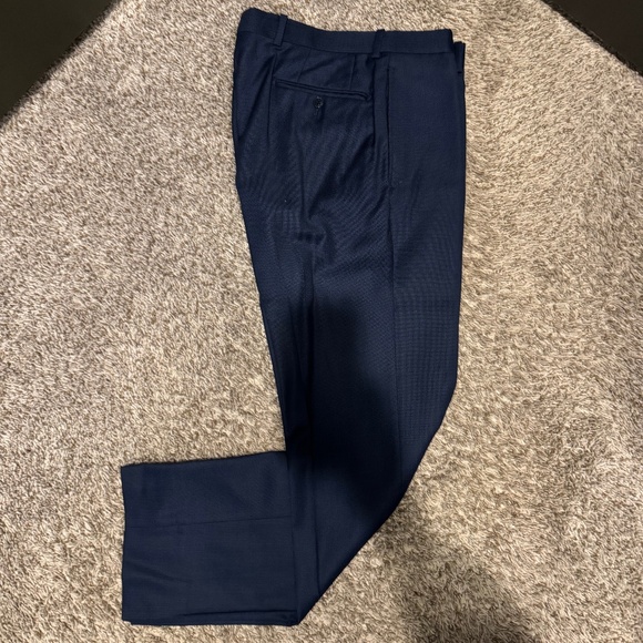 Calvin Klein Men's Suit - Picture 5 of 5